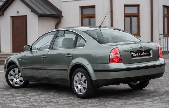 Volkswagen Passat cena 15900 przebieg: 272123, rok produkcji 2003 z Glinojeck małe 254